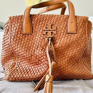 Tory Burch leather handbag in caramel color, size between small to medium